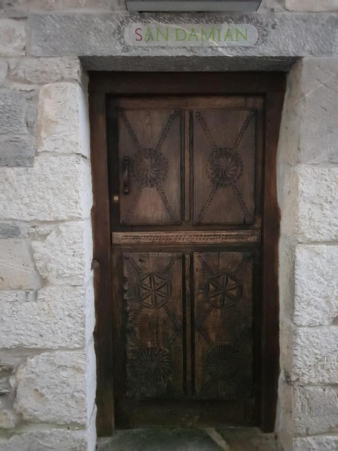 Apartamentos Rurales El Lleron Caso 外观 照片
